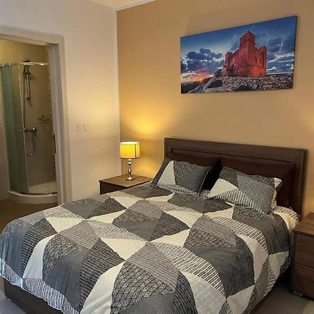 Mediterranea 2 Bedroom Smart Apartment セント・ポールズ・ベイ エクステリア 写真