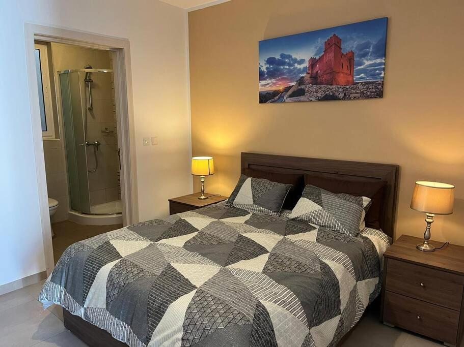 Mediterranea 2 Bedroom Smart Apartment セント・ポールズ・ベイ エクステリア 写真